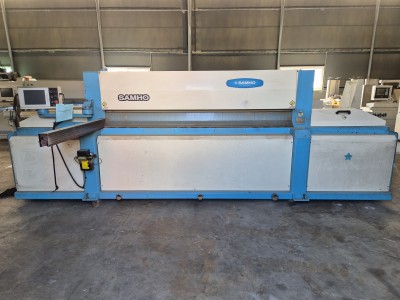 CNC재단기